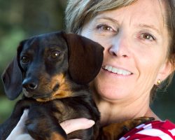 When it’s Time to Pick Up a Dog, Here are 3 Things a Dog Owner Must NEVER Do